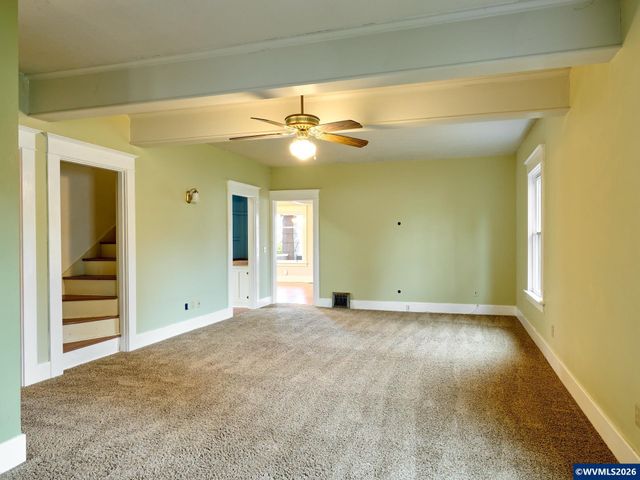 216 S James St, Silverton, OR 97381