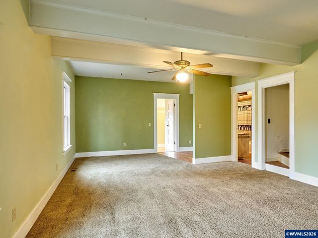 216 S James St, Silverton, OR 97381