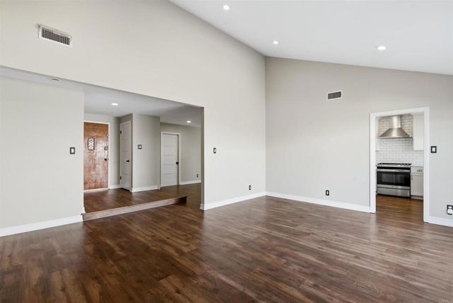 1693 Downing Street, Simi Valley, CA 93065