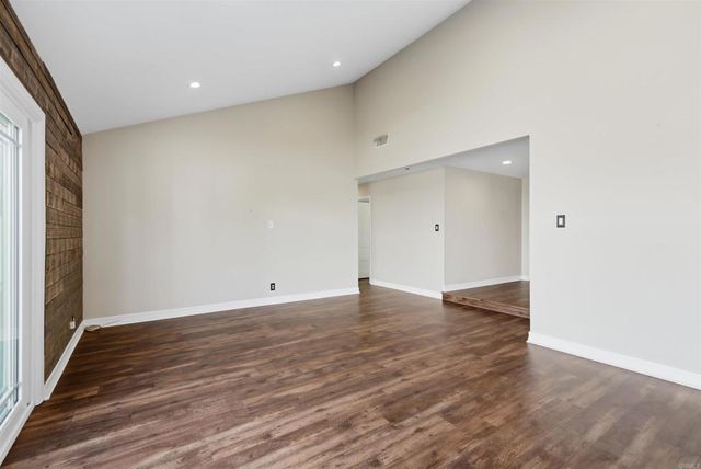 1693 Downing Street, Simi Valley, CA 93065