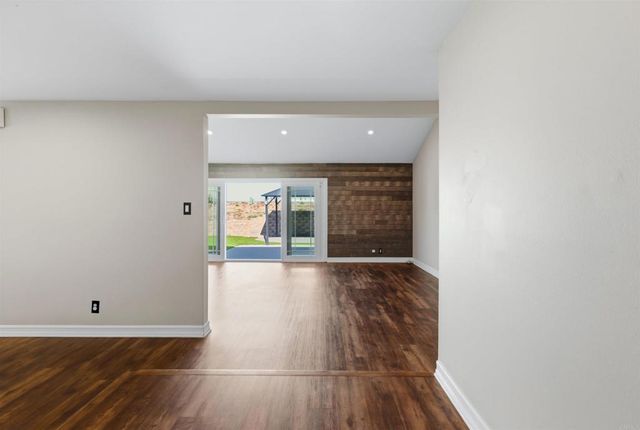 1693 Downing Street, Simi Valley, CA 93065