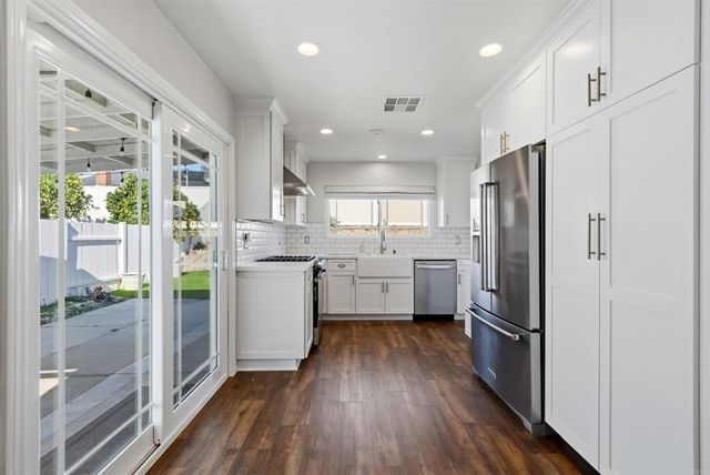 1693 Downing Street, Simi Valley, CA 93065