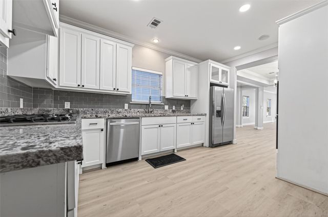 1128 E 24th Street, Houston, TX 77009