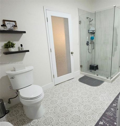 5870 NW 38th St, Virginia Gardens, FL 33166