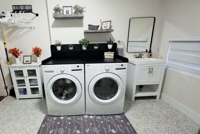 5870 NW 38th St, Virginia Gardens, FL 33166