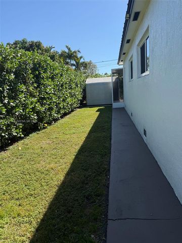 5870 NW 38th St, Virginia Gardens, FL 33166