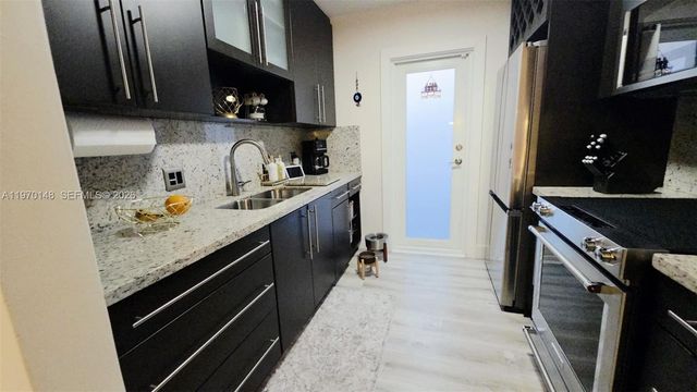 5870 NW 38th St, Virginia Gardens, FL 33166