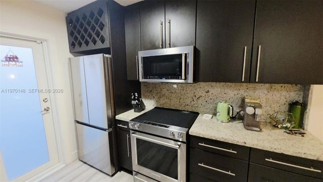 5870 NW 38th St, Virginia Gardens, FL 33166