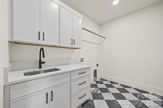 7105 Essington Drive, Charlotte, NC 28270