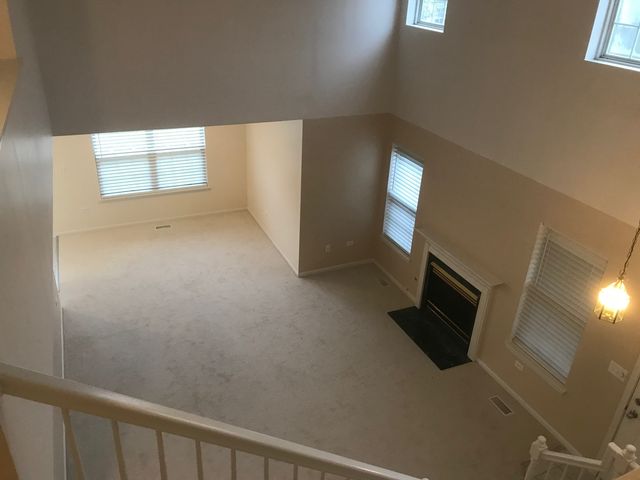 2320 College Green Drive, Elgin, IL 60123