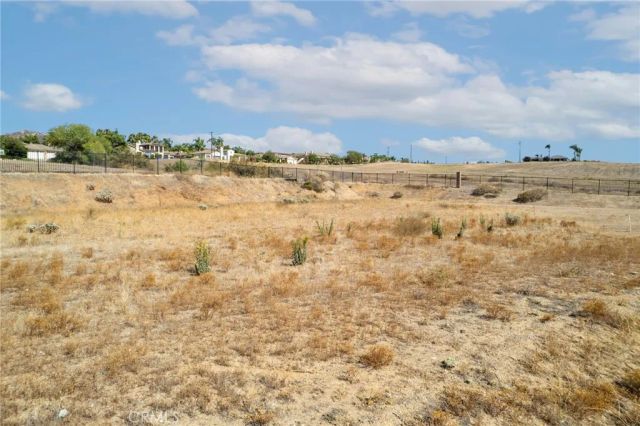 7948 Featherstone Ct, Riverside, CA 92506