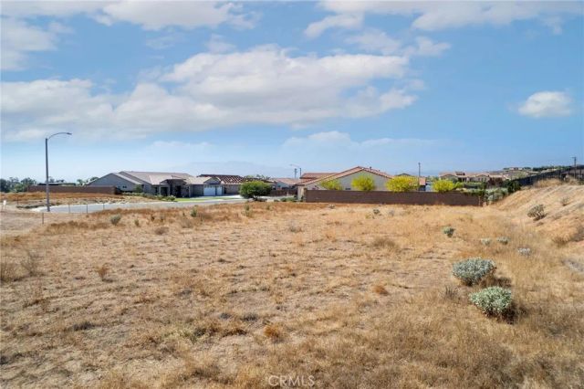7948 Featherstone Ct, Riverside, CA 92506