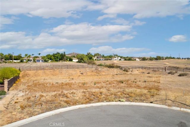 7948 Featherstone Ct, Riverside, CA 92506