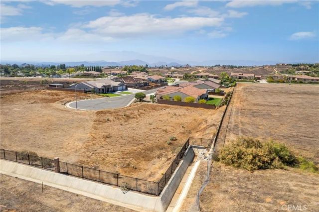 7948 Featherstone Ct, Riverside, CA 92506