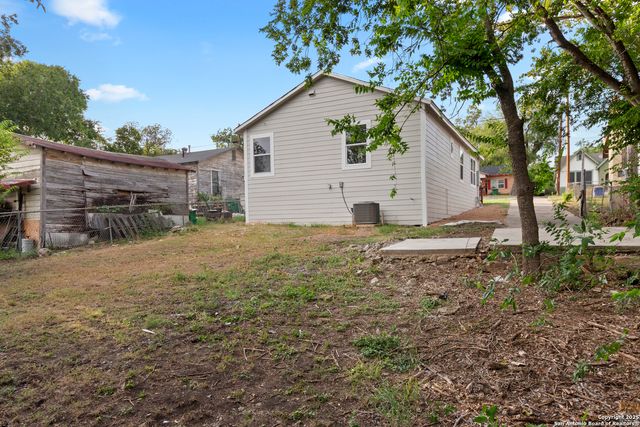 2210 Crockett, San Antonio, TX 78202