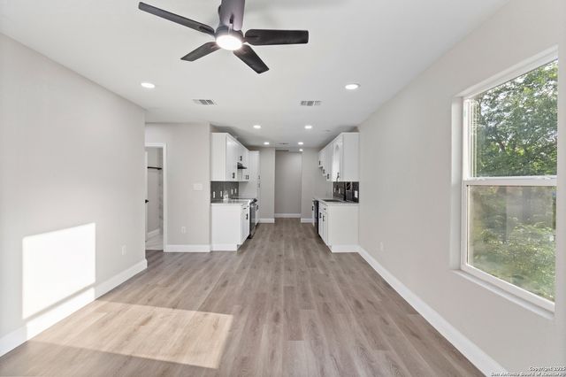 2210 Crockett, San Antonio, TX 78202