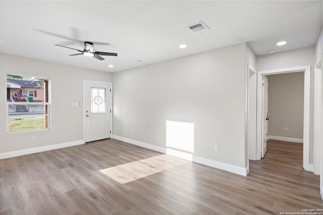 2210 Crockett, San Antonio, TX 78202