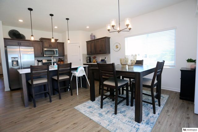 11305 Horizon Circle, Papillion, NE 68046