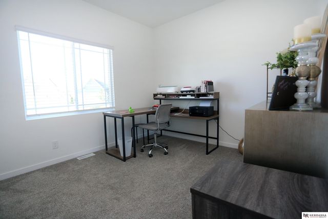 11305 Horizon Circle, Papillion, NE 68046