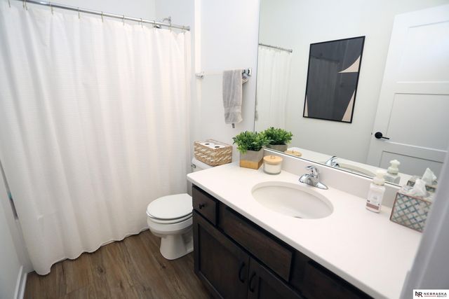 11305 Horizon Circle, Papillion, NE 68046