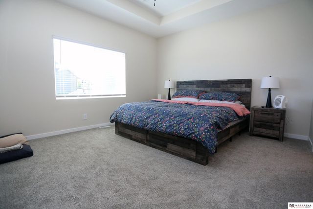 11305 Horizon Circle, Papillion, NE 68046