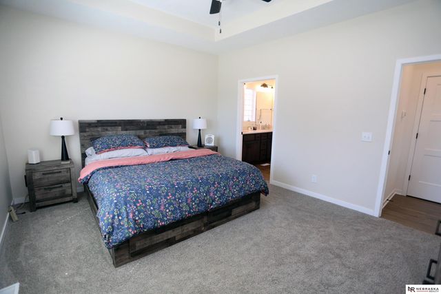 11305 Horizon Circle, Papillion, NE 68046
