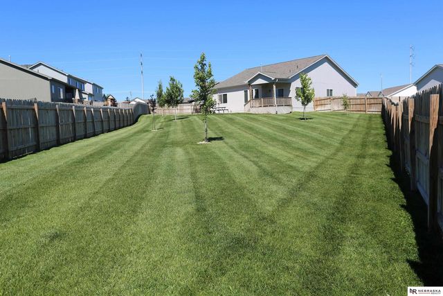 11305 Horizon Circle, Papillion, NE 68046