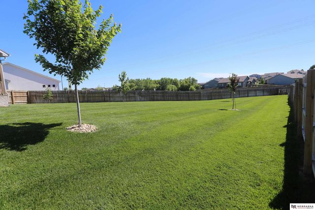 11305 Horizon Circle, Papillion, NE 68046