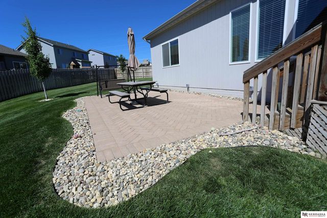11305 Horizon Circle, Papillion, NE 68046