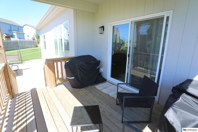 11305 Horizon Circle, Papillion, NE 68046
