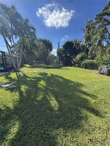 19520 SW 128th Ave, Miami, FL 33177