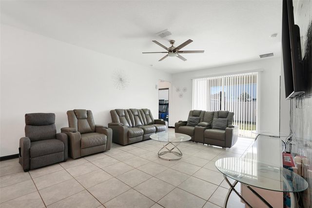 1052 HOLDEN WAY, Eagle Lake, FL 33839