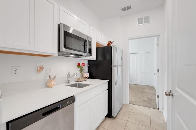 1052 HOLDEN WAY, Eagle Lake, FL 33839