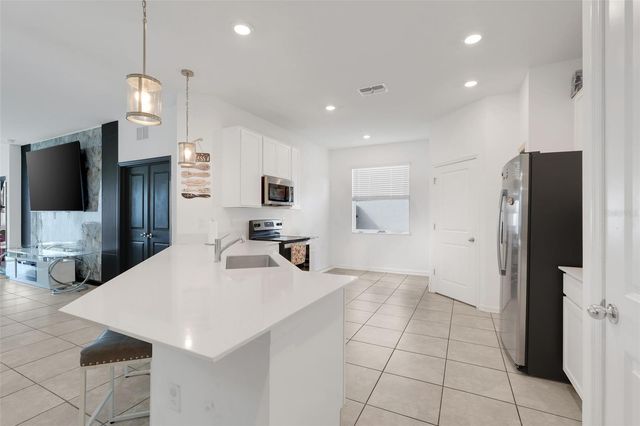 1052 HOLDEN WAY, Eagle Lake, FL 33839