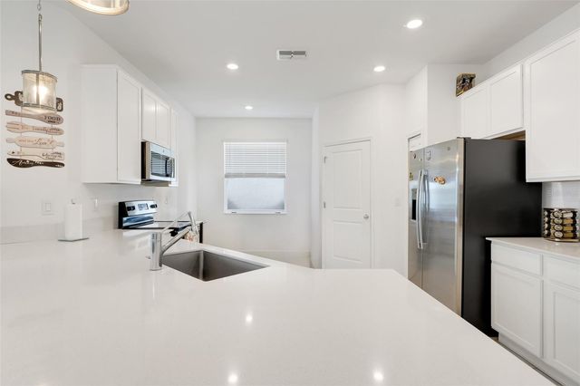 1052 HOLDEN WAY, Eagle Lake, FL 33839