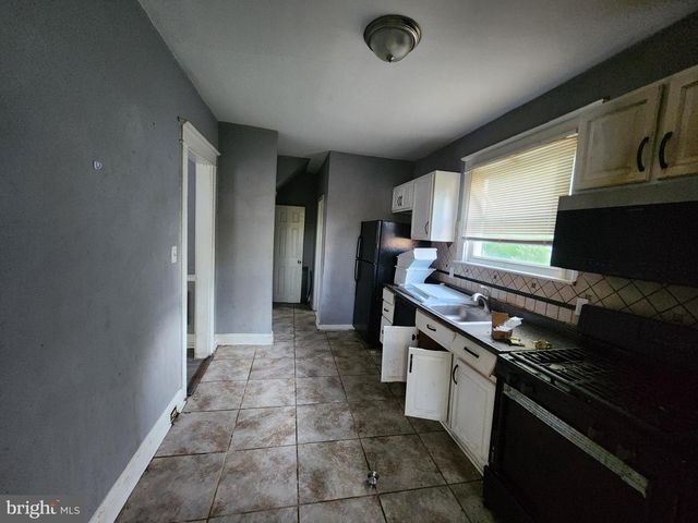 2741 CYLBURN AVE, Baltimore, MD 21215