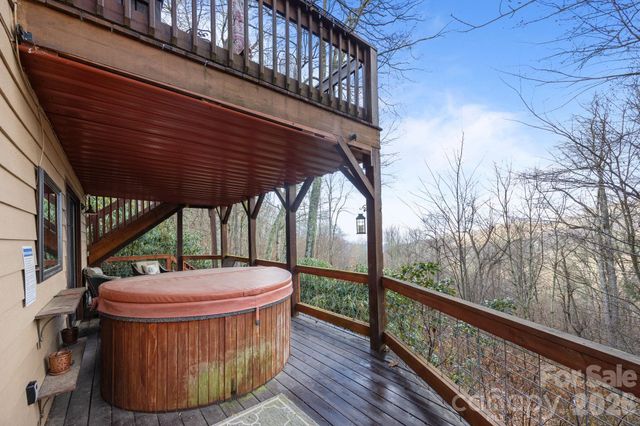 959 Plott Balsam Road, Maggie Valley, NC 28751