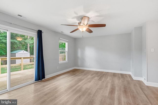 233 LAFAYETTE DR, Swedesboro, NJ 08085