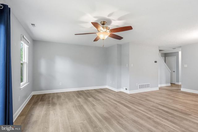 233 LAFAYETTE DR, Swedesboro, NJ 08085