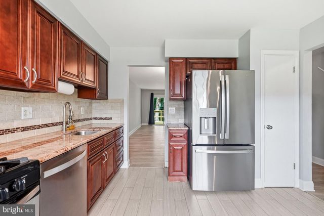 233 LAFAYETTE DR, Swedesboro, NJ 08085