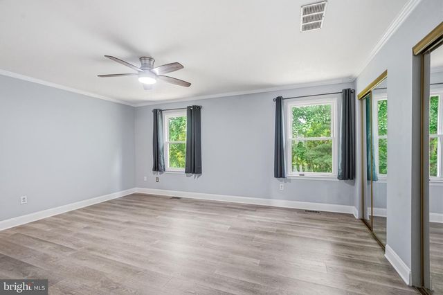 233 LAFAYETTE DR, Swedesboro, NJ 08085