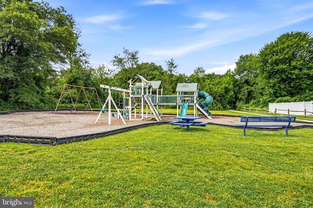 233 LAFAYETTE DR, Swedesboro, NJ 08085