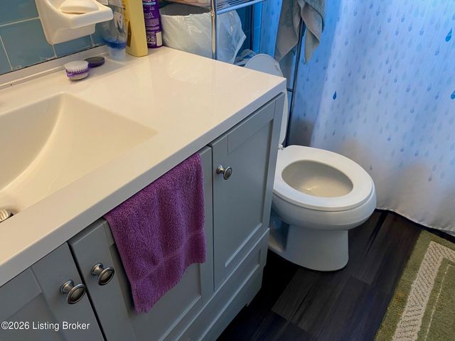 9004 W Manslick Rd, Louisville, KY 40272