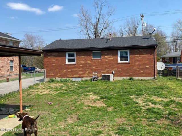 9004 W Manslick Rd, Louisville, KY 40272