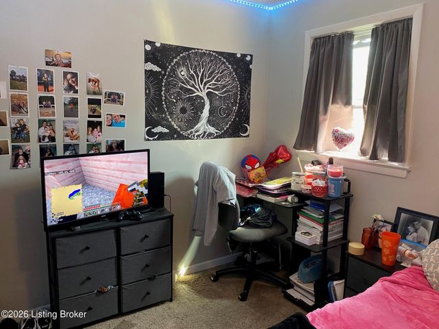 9004 W Manslick Rd, Louisville, KY 40272