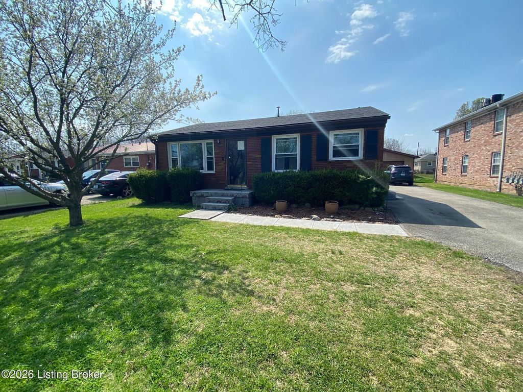 9004 W Manslick Rd, Louisville, KY 40272