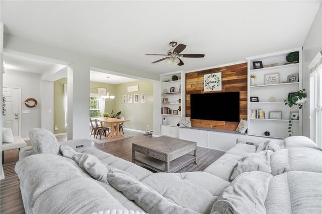 51 Shady Pines Avenue, Springboro, OH 45066