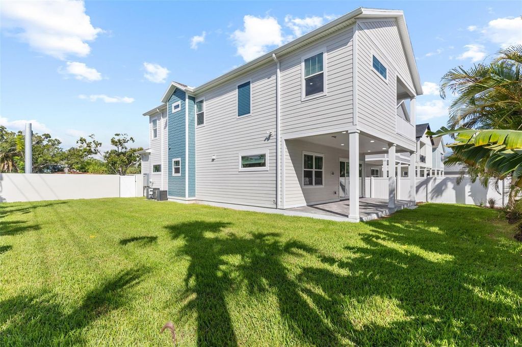 Image 2 of property listing at 3801 71ST STREET N, St Petersburg, FL 33709