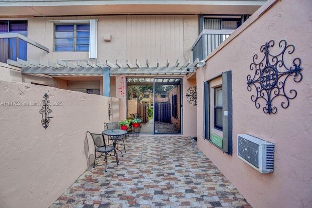 20533 NE 6th Ct, Miami, FL 33179