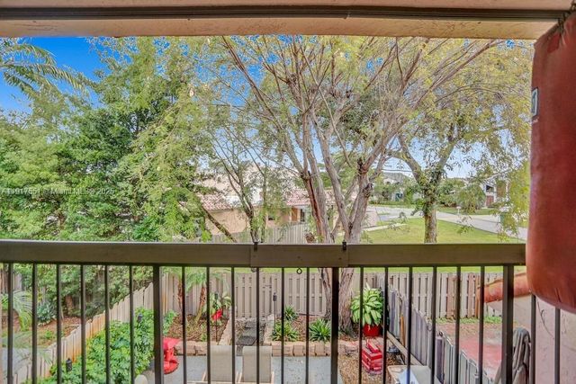 20533 NE 6th Ct, Miami, FL 33179